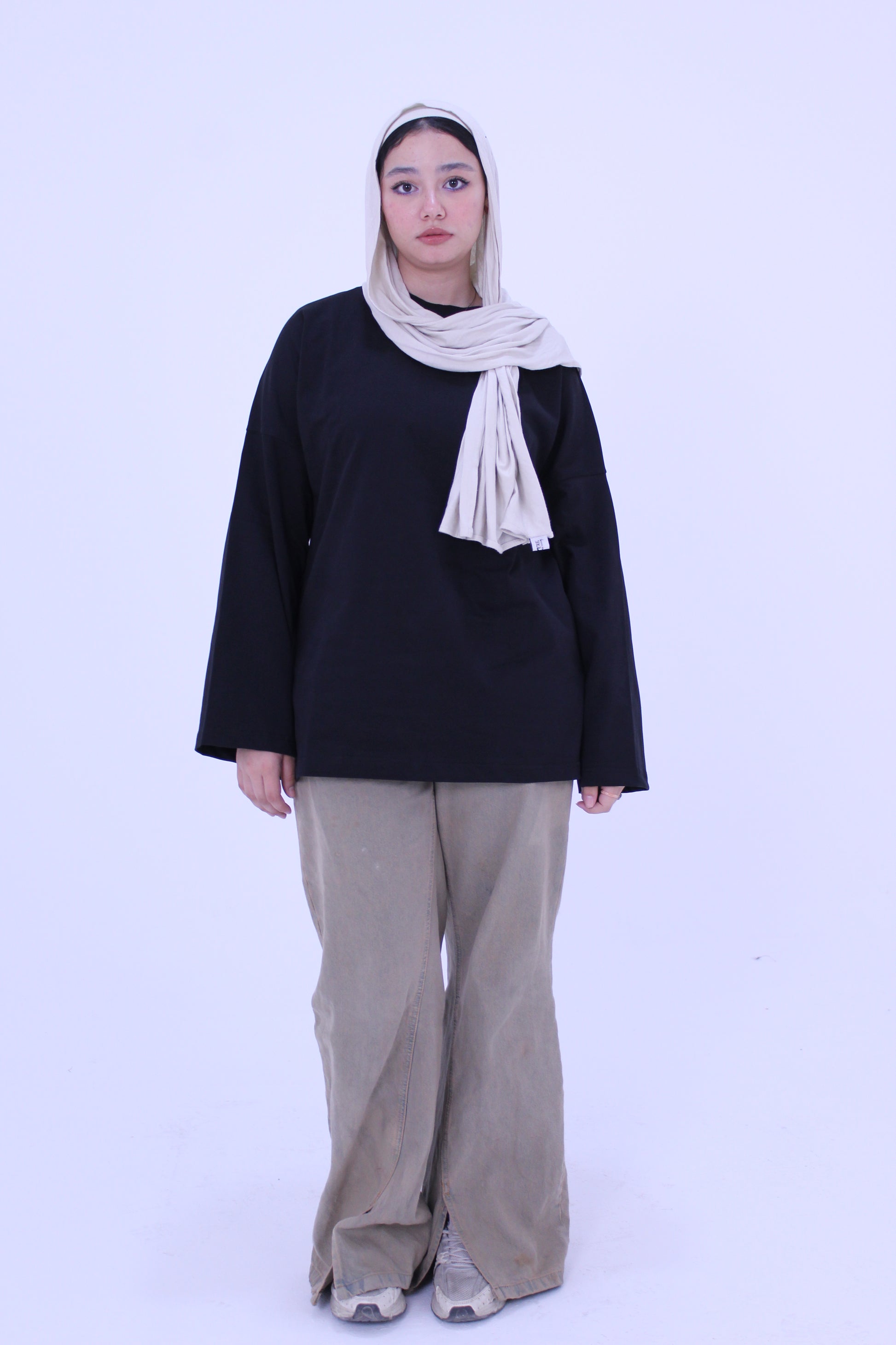MODESTY (BASIC-TEE)