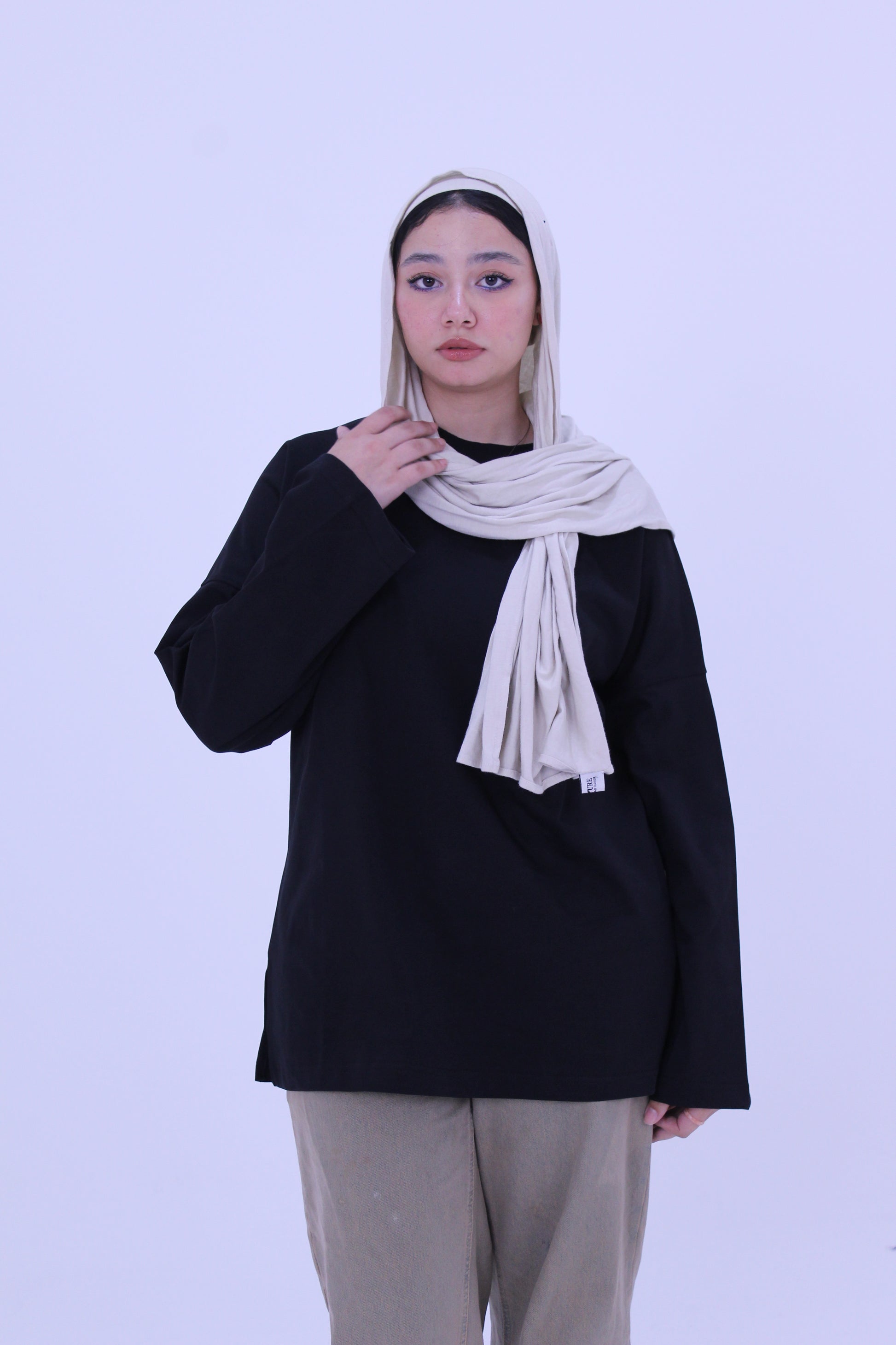 MODESTY (BASIC-TEE)